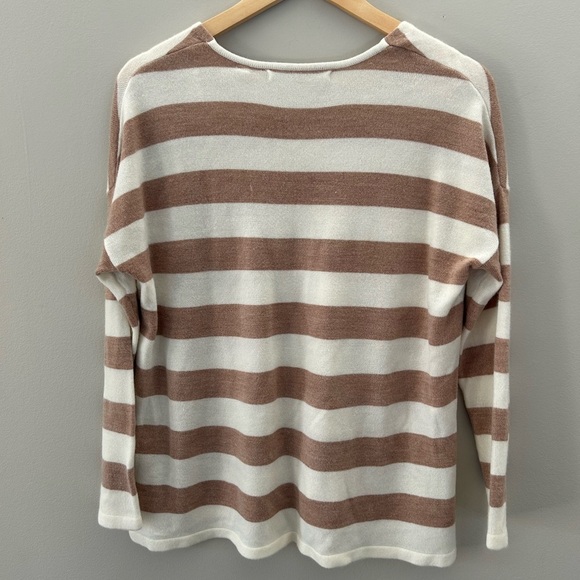 ❄️Only Soft V-Neck Feminine Striped High Side Slit Lightweight Knit Sweater - Picture 3 of 4